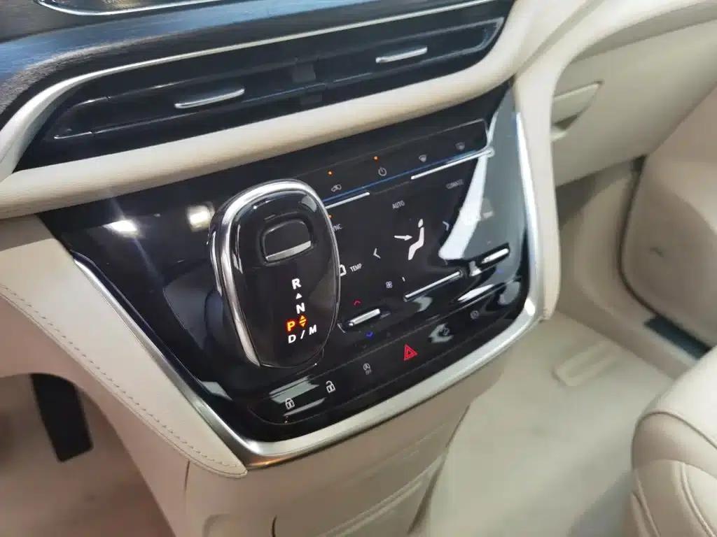 Buick GL8 2020 Avenir 6-Seat Luxury Edition — миниатюра 13