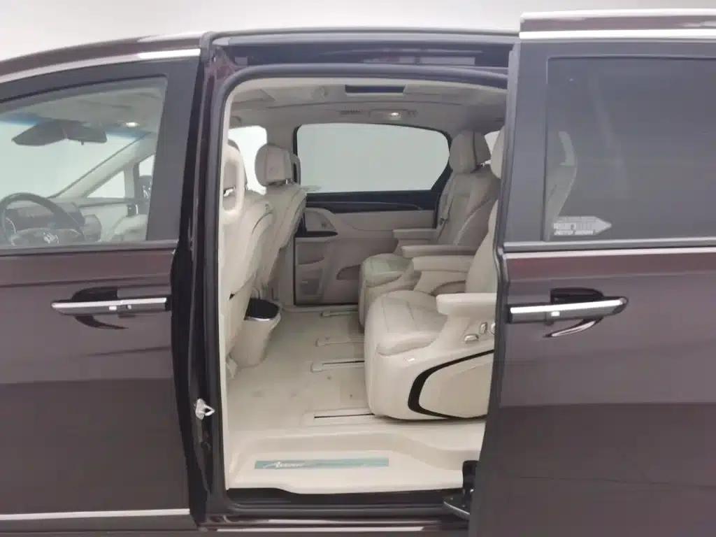 Buick GL8 2020 Avenir 6-Seat Luxury Edition — миниатюра 15
