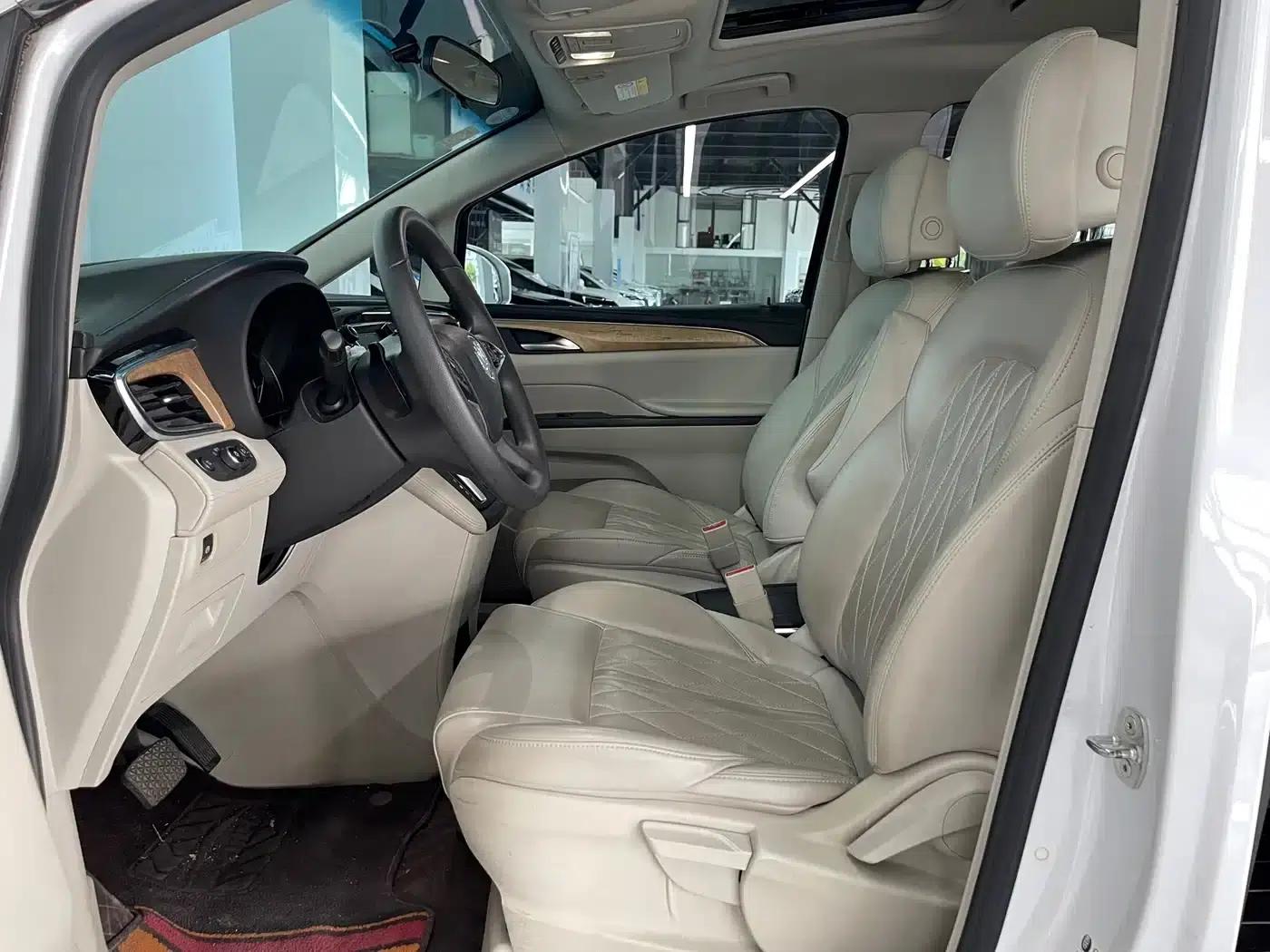Buick GL8 2017 ES 28T Comfort Model (National V Emission Standard) — миниатюра 9