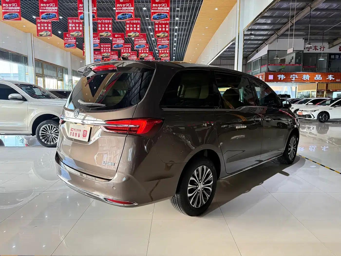 Buick GL8 2023 Facelift Land Business Class Luxury Edition — миниатюра 7