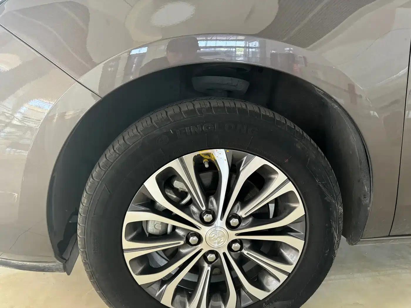Buick GL8 2022 Land Business Class 652T Comfort — миниатюра 6