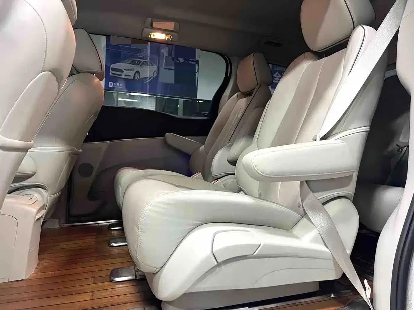 Buick GL8 2021 Land Business Class 652T Luxury — миниатюра 7