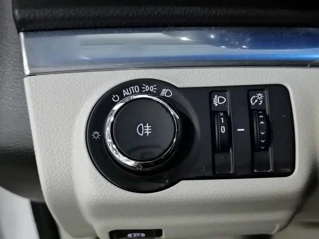 Buick GL8 2022 Land Business Class 652T Premium — миниатюра 21