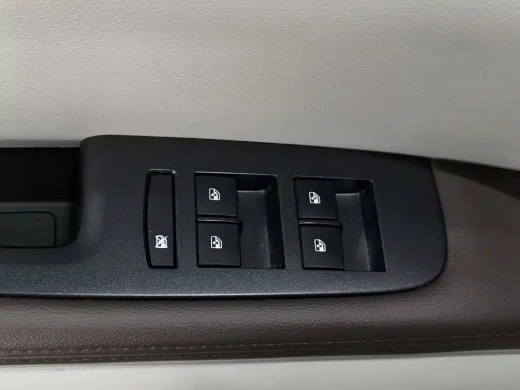 Buick GL8 2022 Land Business Class 652T Premium — миниатюра 9