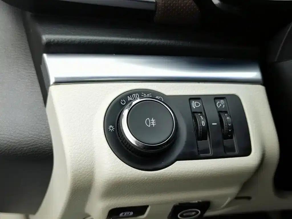 Buick GL8 2022 Land Business Class 652T Luxury — миниатюра 21