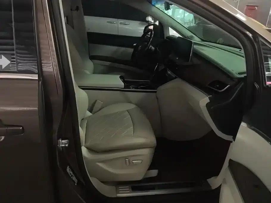 Buick GL8 2021 Land Business Class 652T Comfort — миниатюра 8