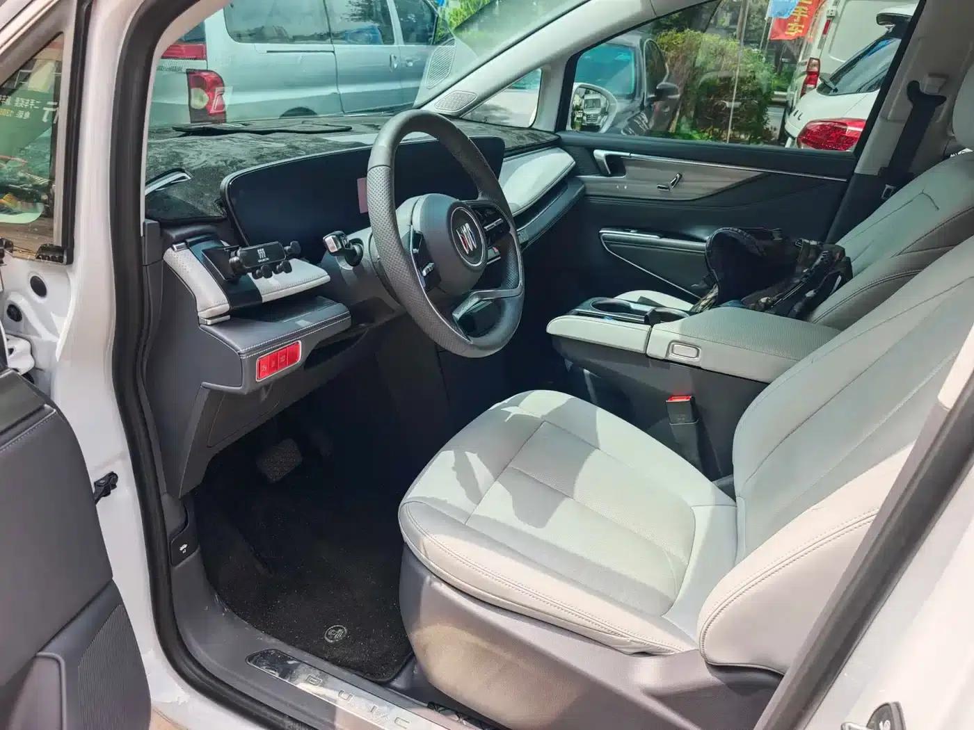 Buick GL8 2025 Luxury Smart Edition — миниатюра 4