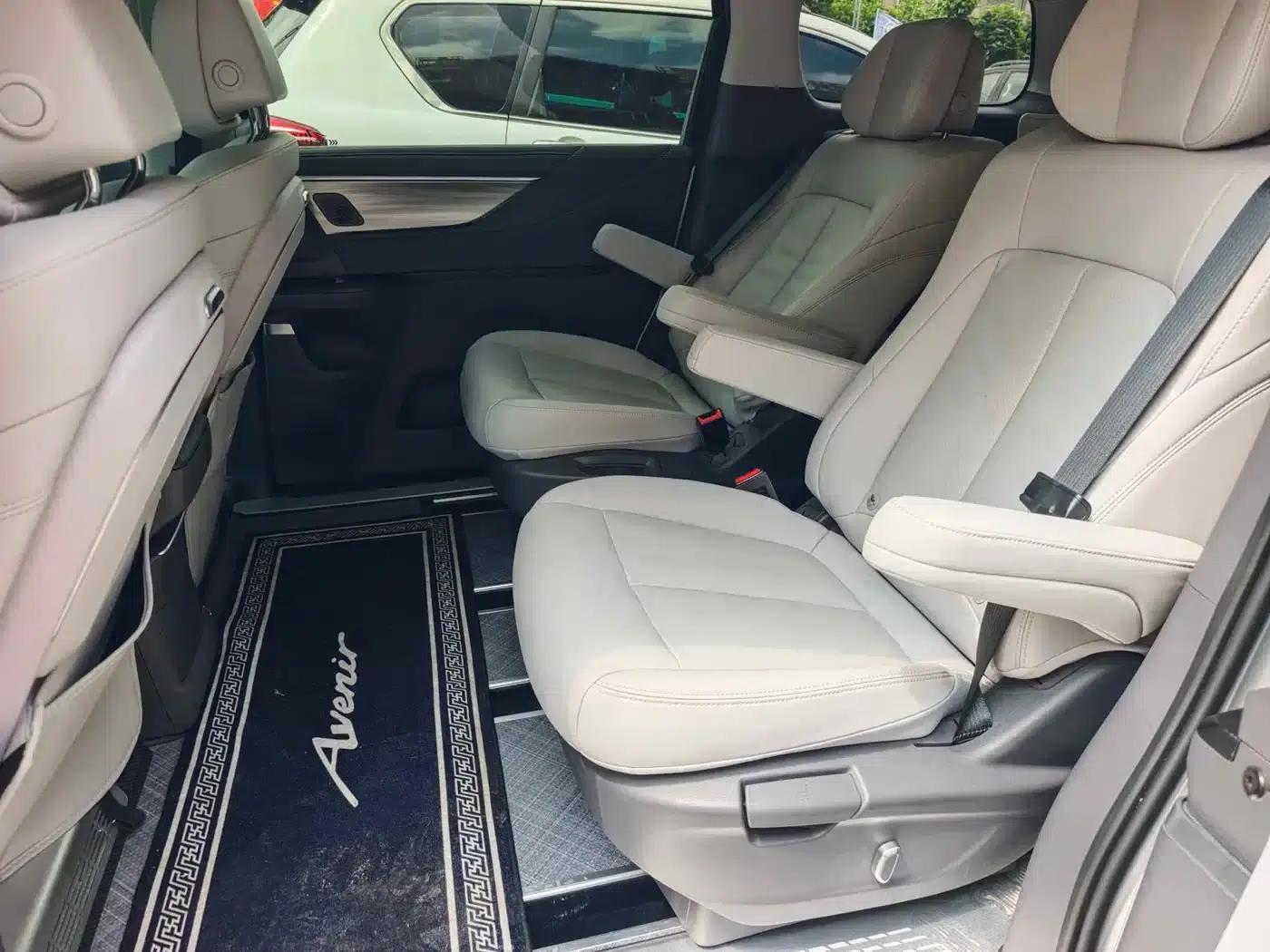 Buick GL8 2025 Luxury Smart Edition — миниатюра 5