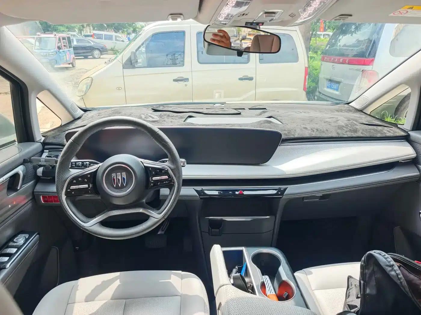 Buick GL8 2025 Luxury Smart Edition — миниатюра 6