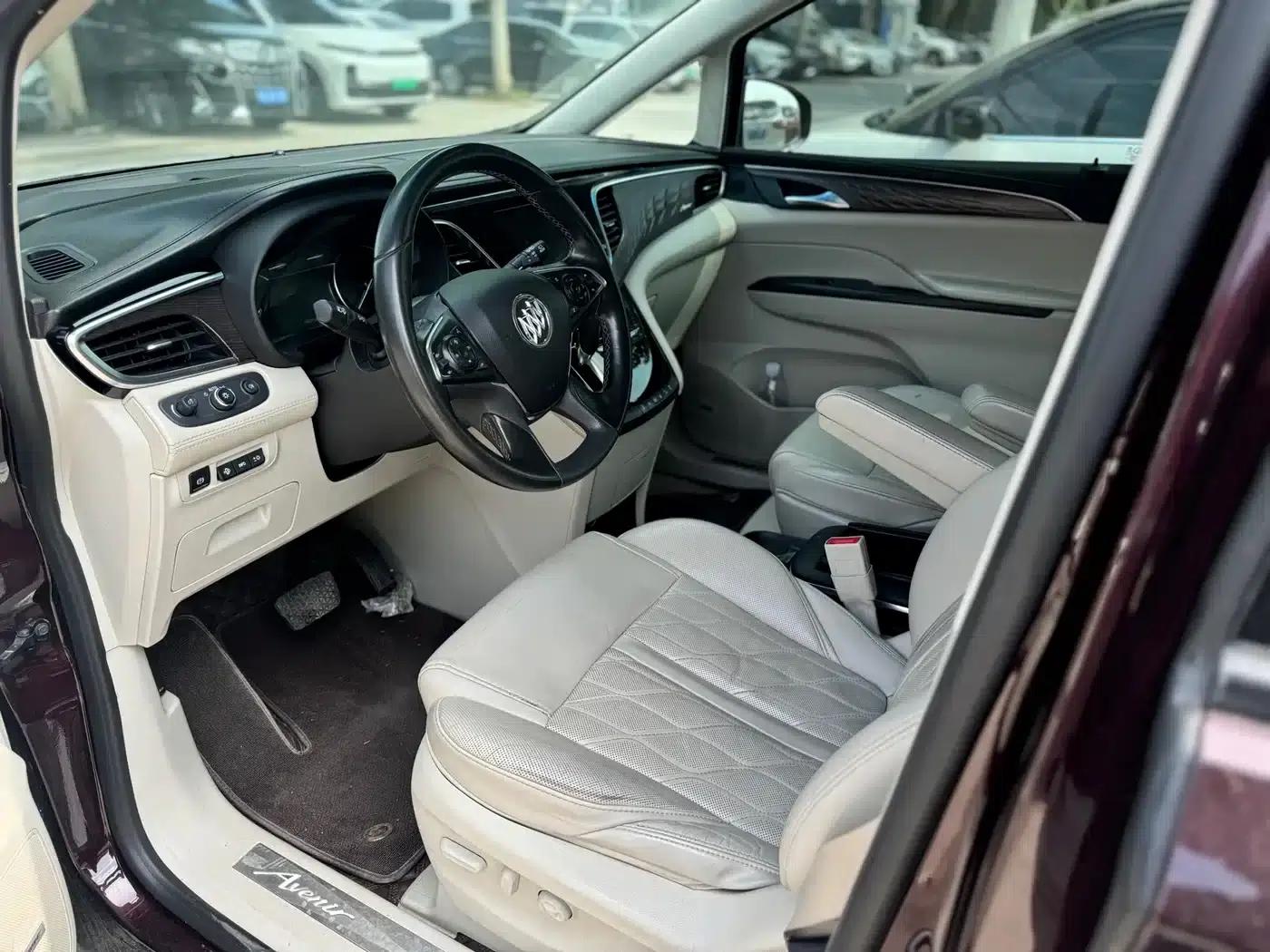 Buick GL8 2017 28T Avenir (National V Emission Standard) — миниатюра 4