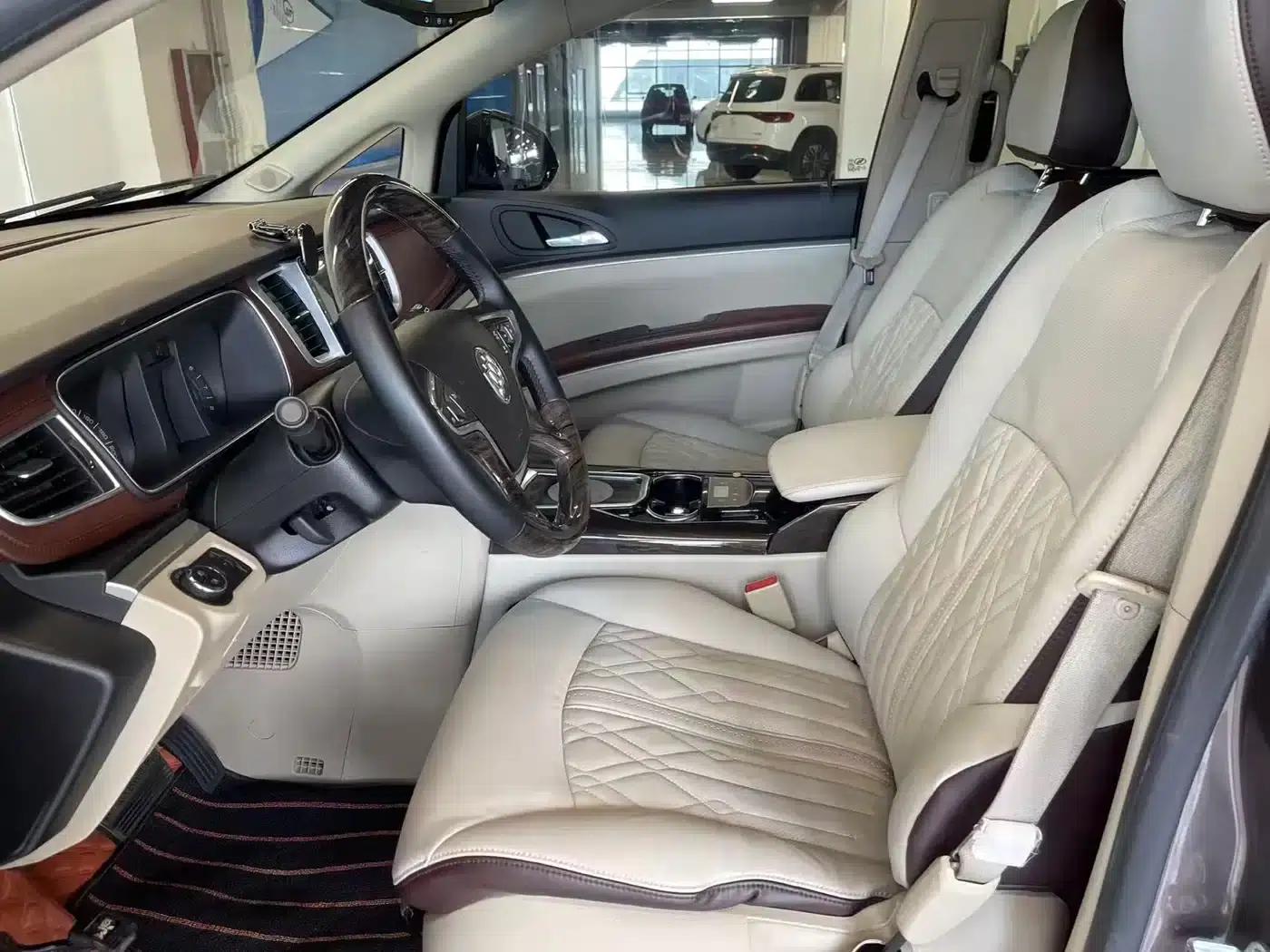 Buick GL8 2014 2.4L LT Luxury Business Executive Edition — миниатюра 4