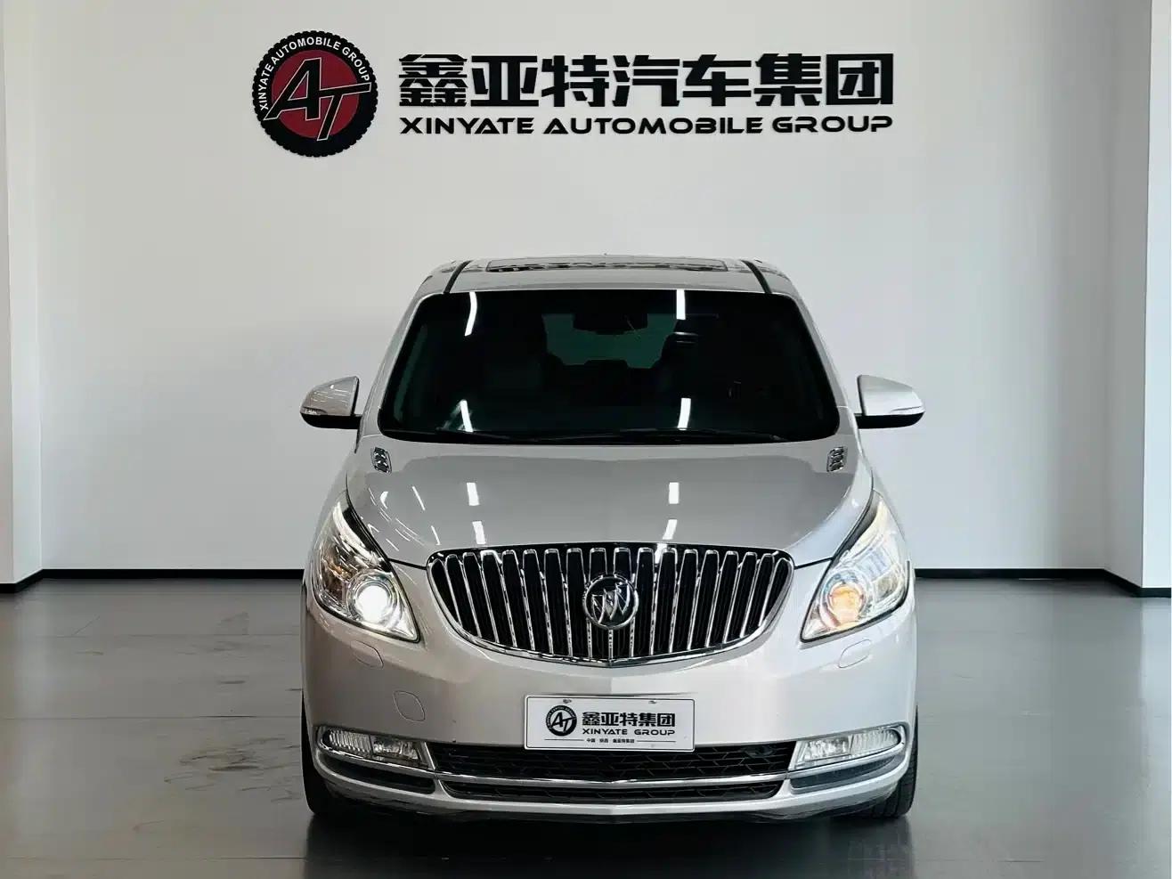 Buick GL8 2011 3.0L XT Luxury Business Flagship Edition — миниатюра 2