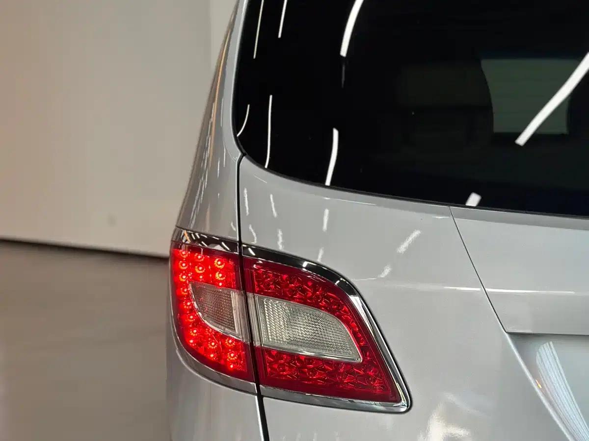 Buick GL8 2011 3.0L XT Luxury Business Flagship Edition — миниатюра 20