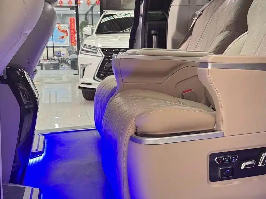 Buick GL8 2021 Land Business Class 652T Smart Premium Edition — миниатюра 5