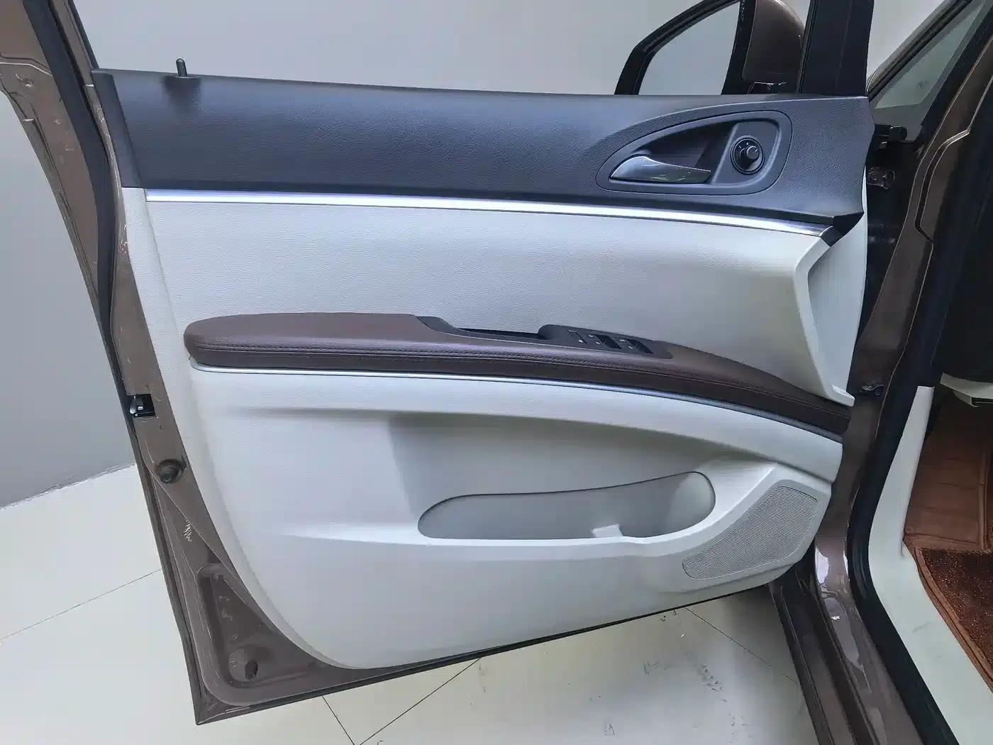Buick GL8 2021 Land Business Class 652T Luxury — миниатюра 7