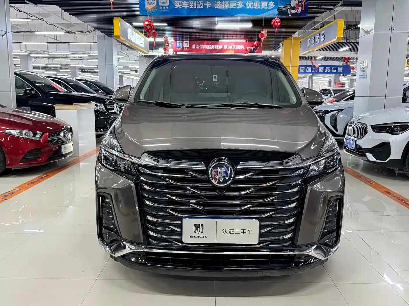 Buick GL8 2023 Land Business Class Comfort Edition — миниатюра 2