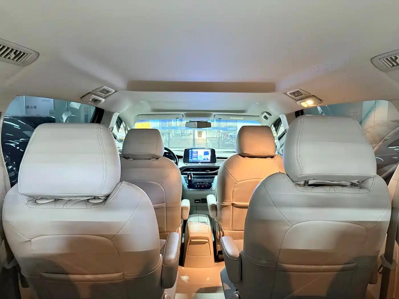 Buick GL8 2023 Land Business Class Comfort Edition — миниатюра 16
