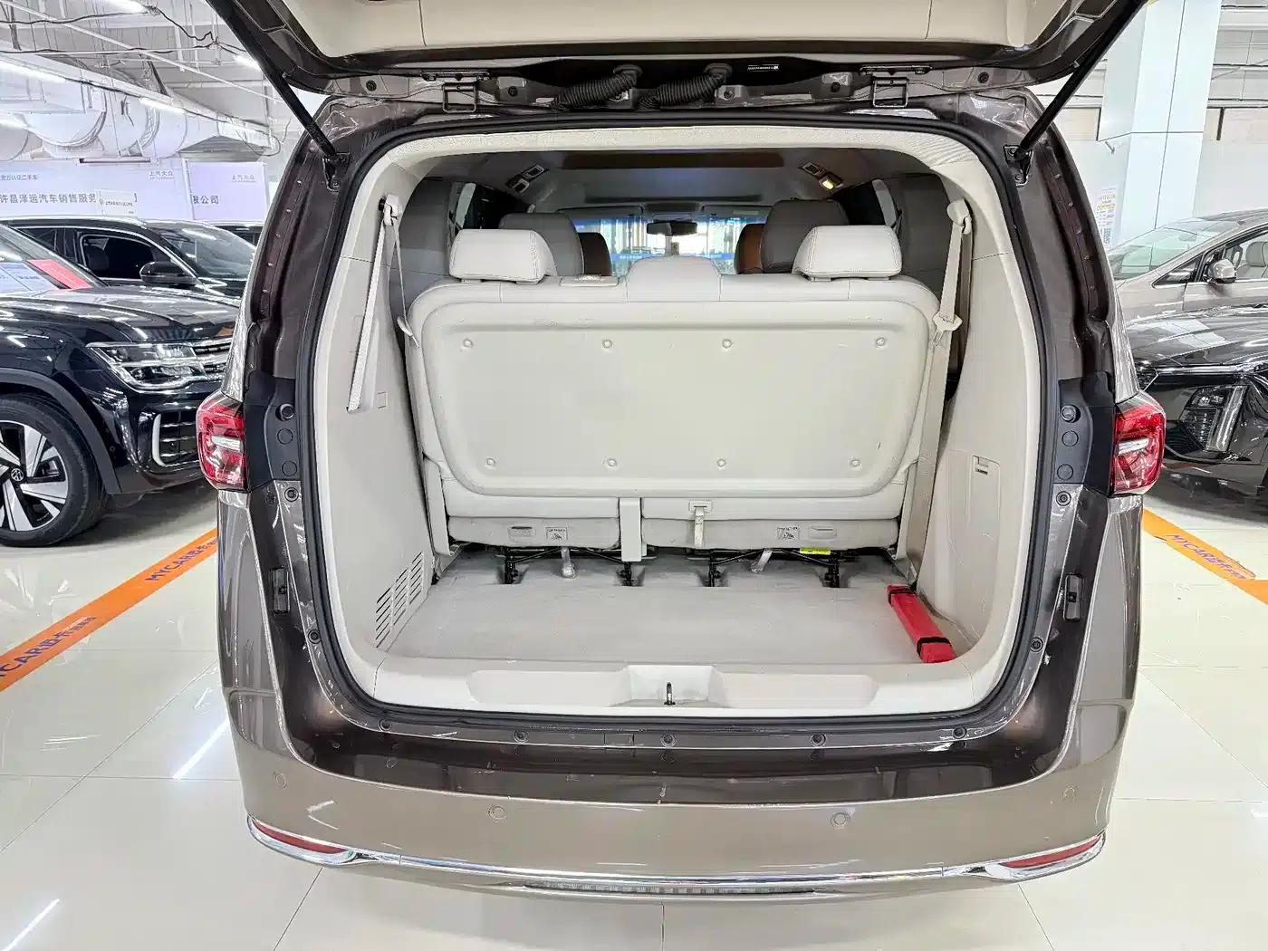 Buick GL8 2023 Land Business Class Comfort Edition — миниатюра 17
