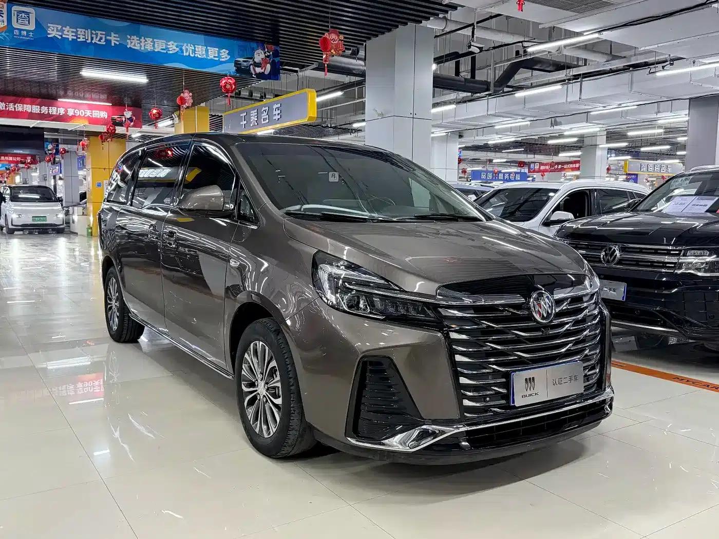 Buick GL8 2023 Land Business Class Comfort Edition — миниатюра 3