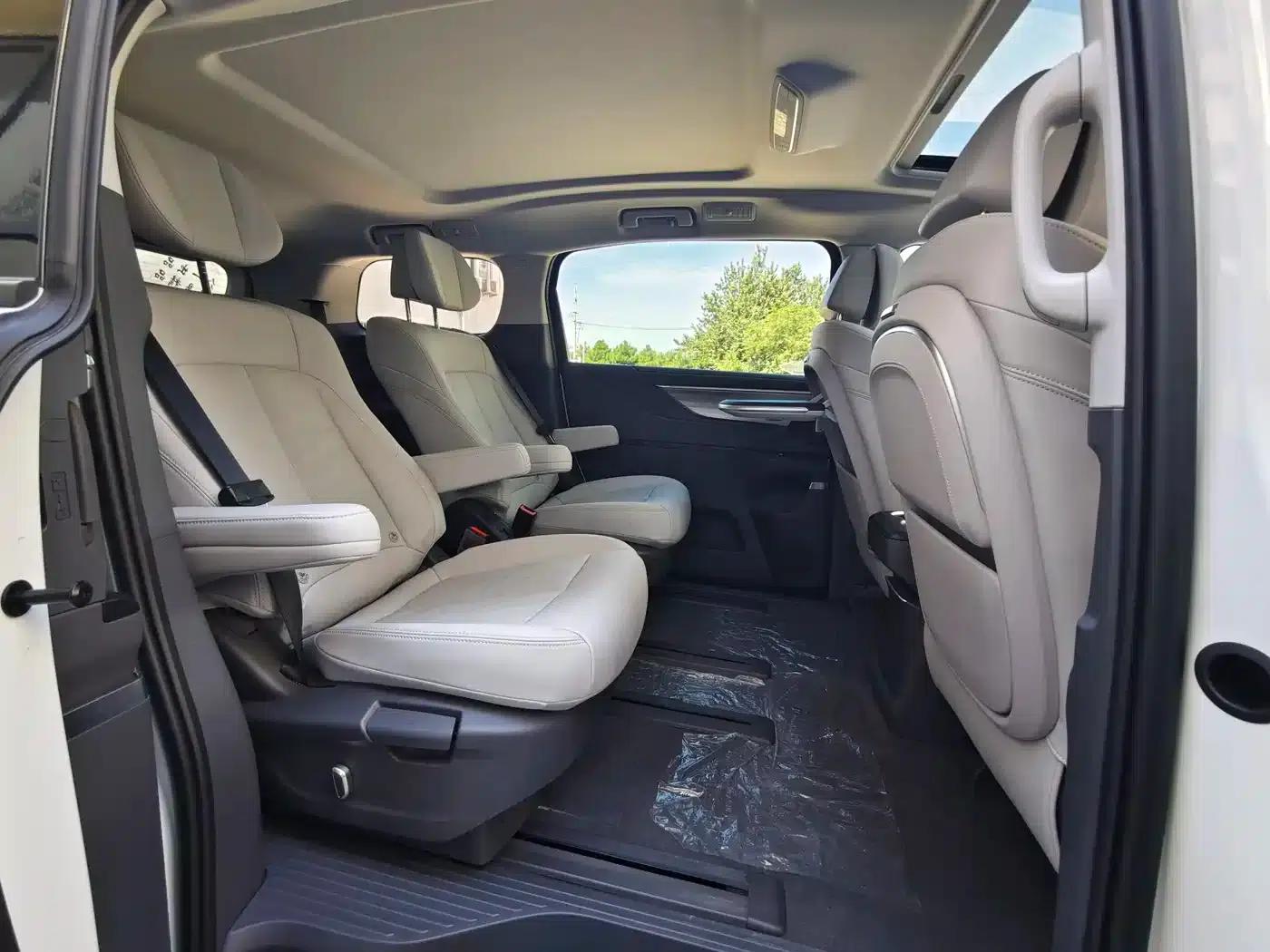 Buick GL8 2025 Luxury Smart Edition — миниатюра 16