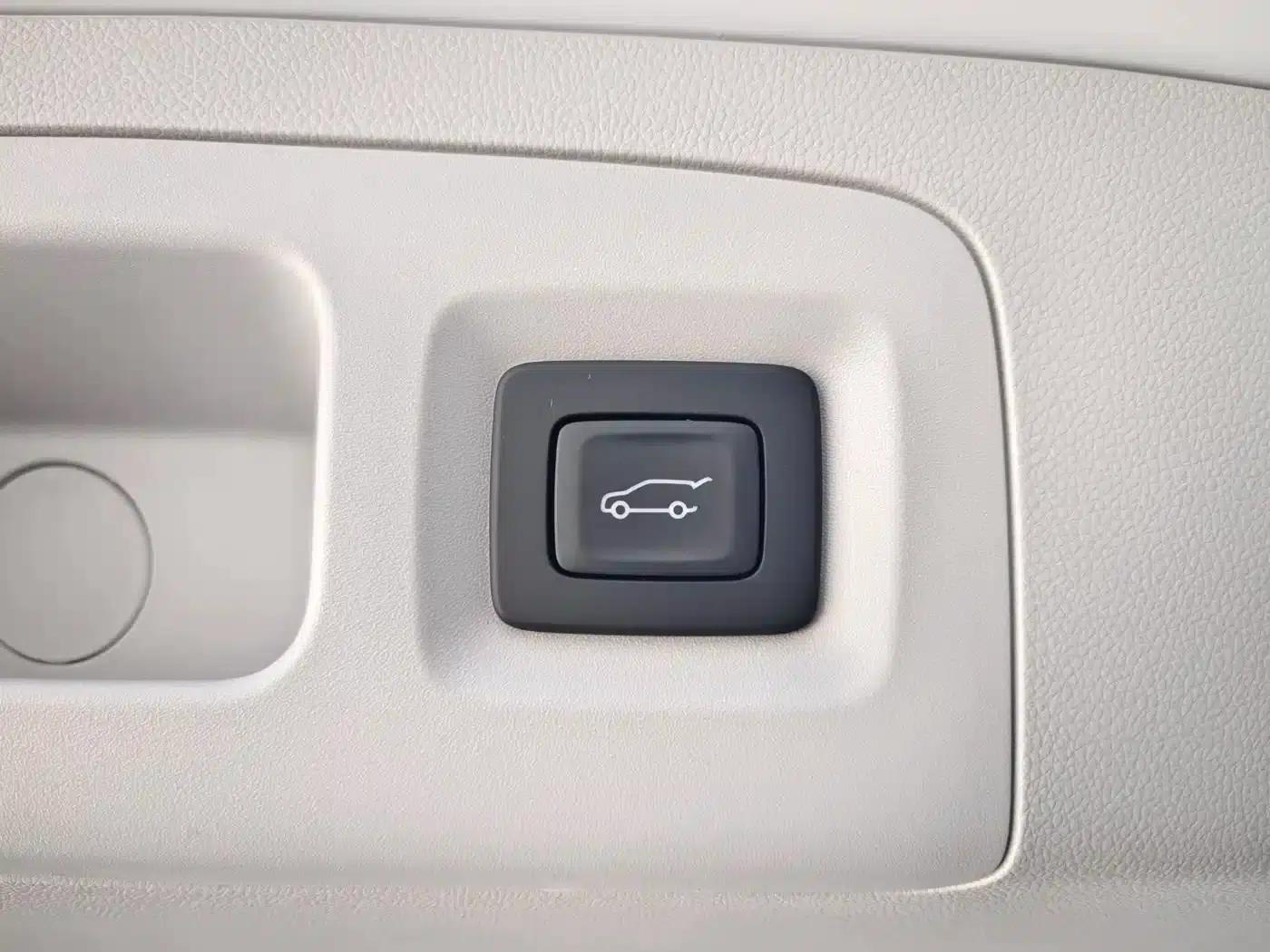 Buick GL8 2025 Luxury Smart Edition — миниатюра 18