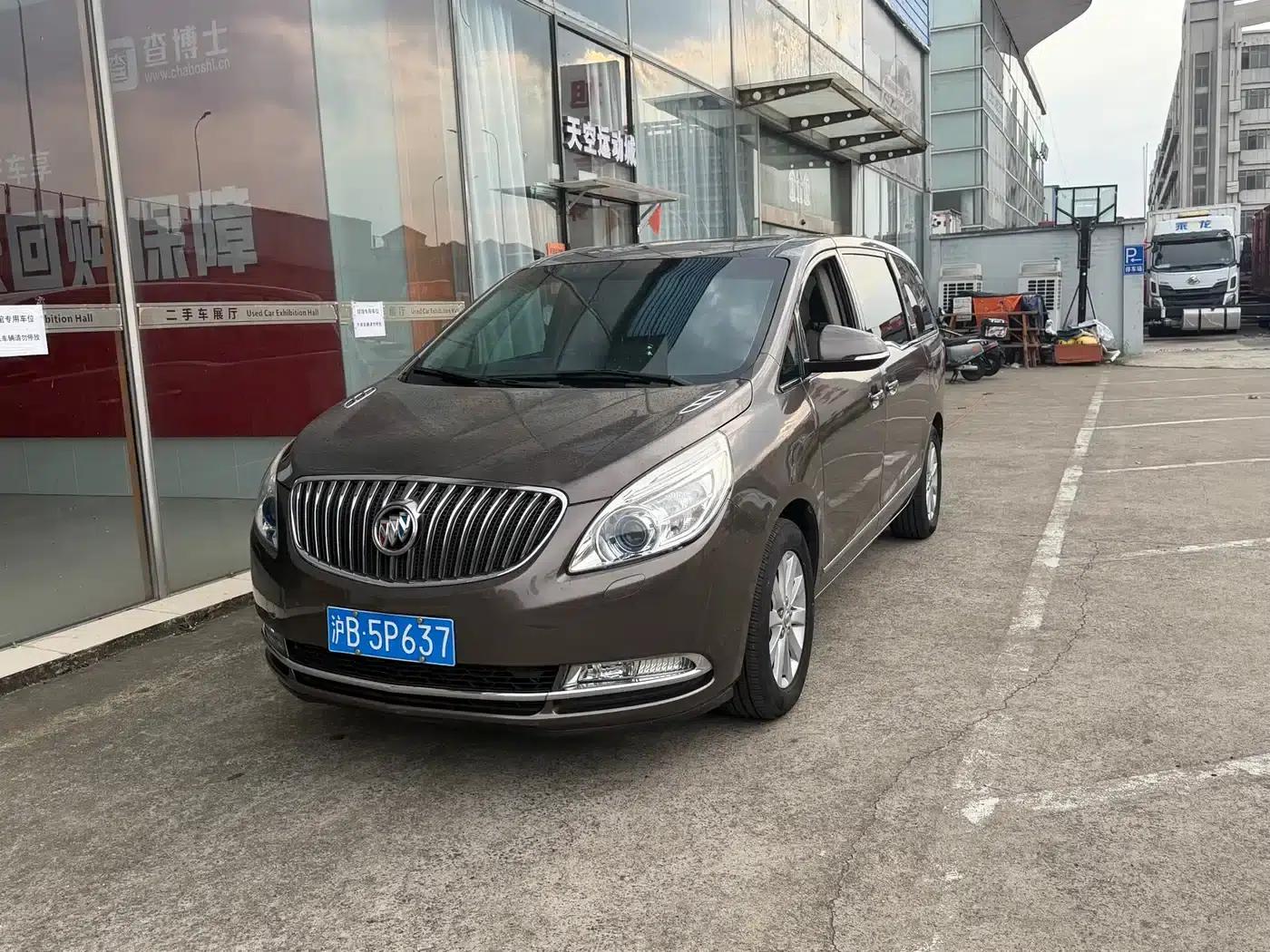 Buick GL8 2014 2.4L LT Luxury Business Executive Edition — миниатюра 2