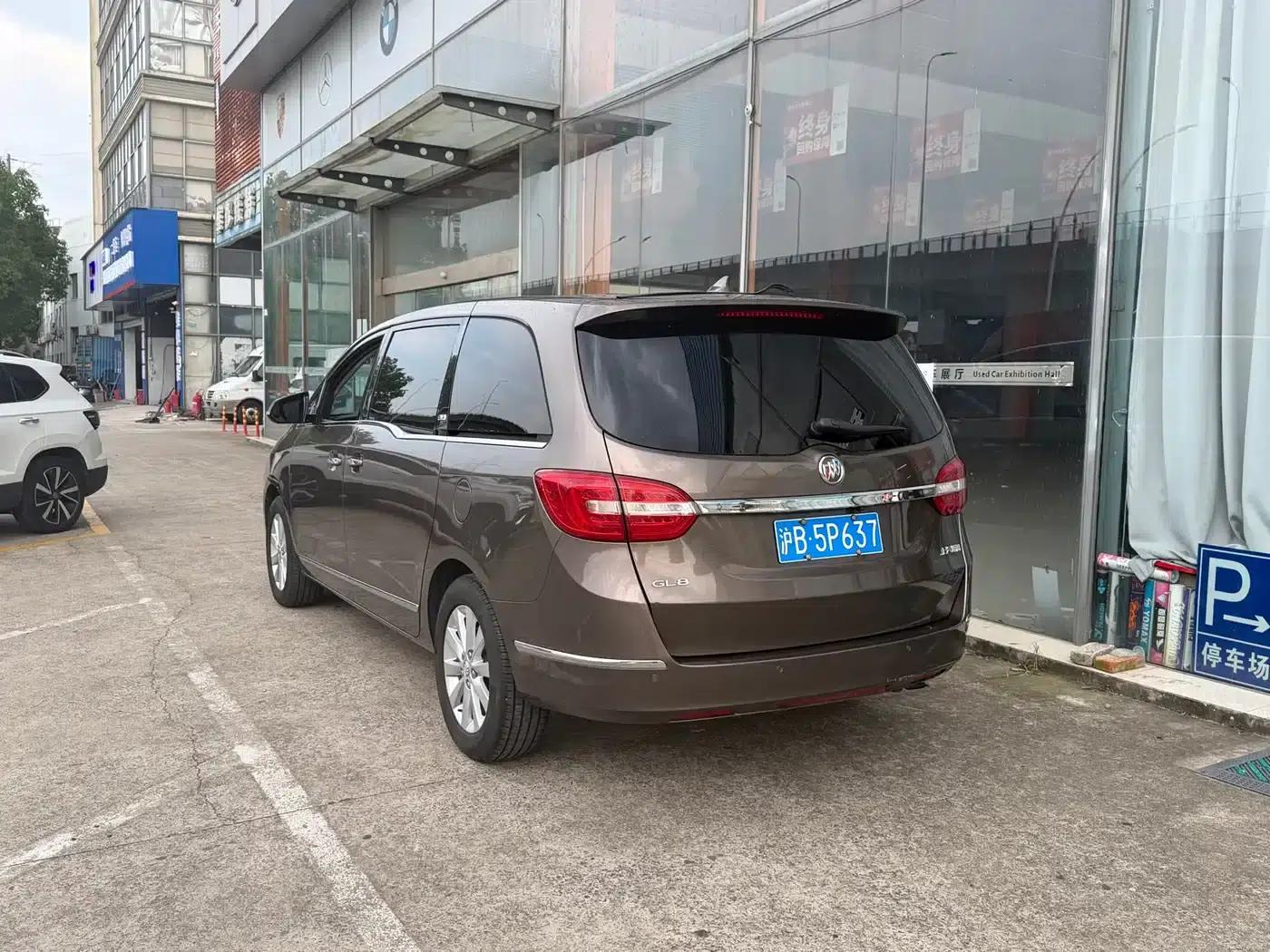 Buick GL8 2014 2.4L LT Luxury Business Executive Edition — миниатюра 3