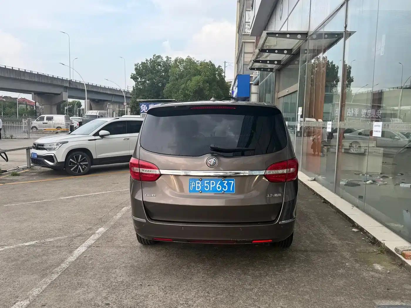 Buick GL8 2014 2.4L LT Luxury Business Executive Edition — миниатюра 4