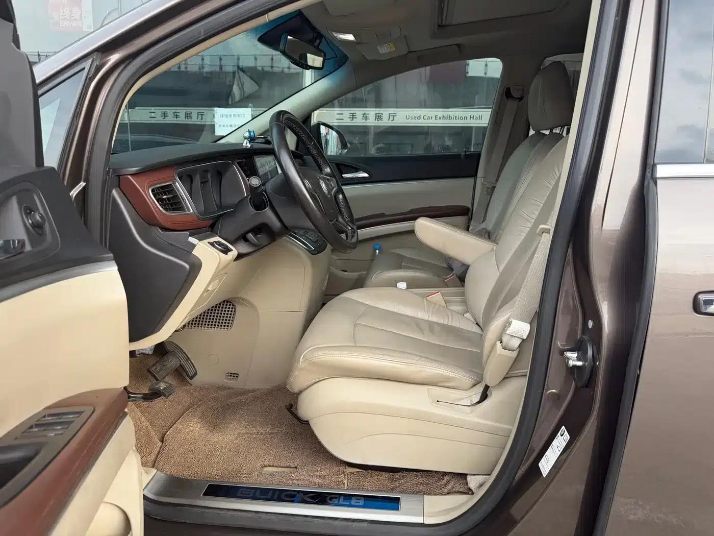 Buick GL8 2014 2.4L LT Luxury Business Executive Edition — миниатюра 5