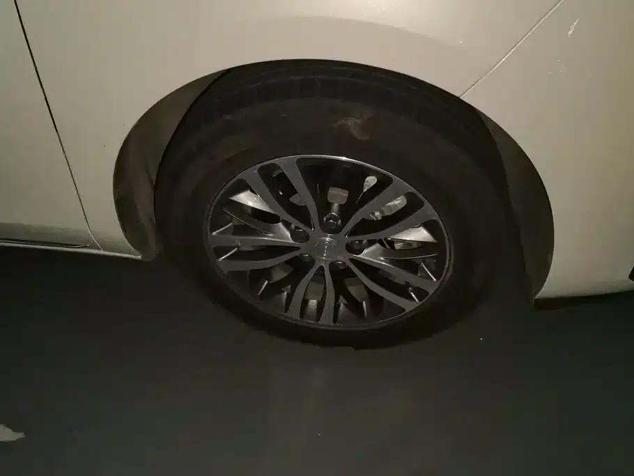 Buick GL8 2023 ES Luxury Comfort Edition — миниатюра 6