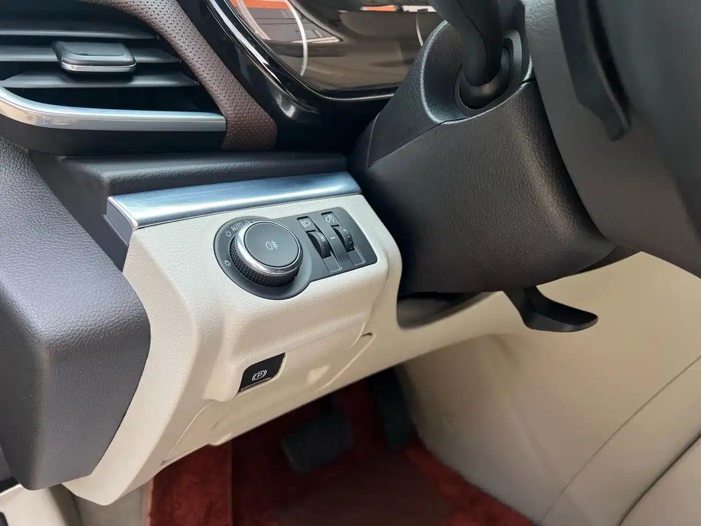 Buick GL8 2020 Land Business Class 652T Comfort — миниатюра 17