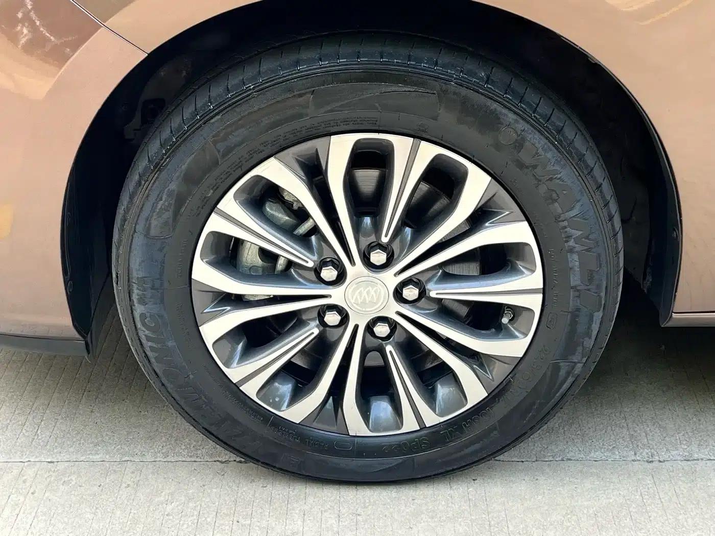 Buick GL8 2020 Land Business Class 652T Comfort — миниатюра 21