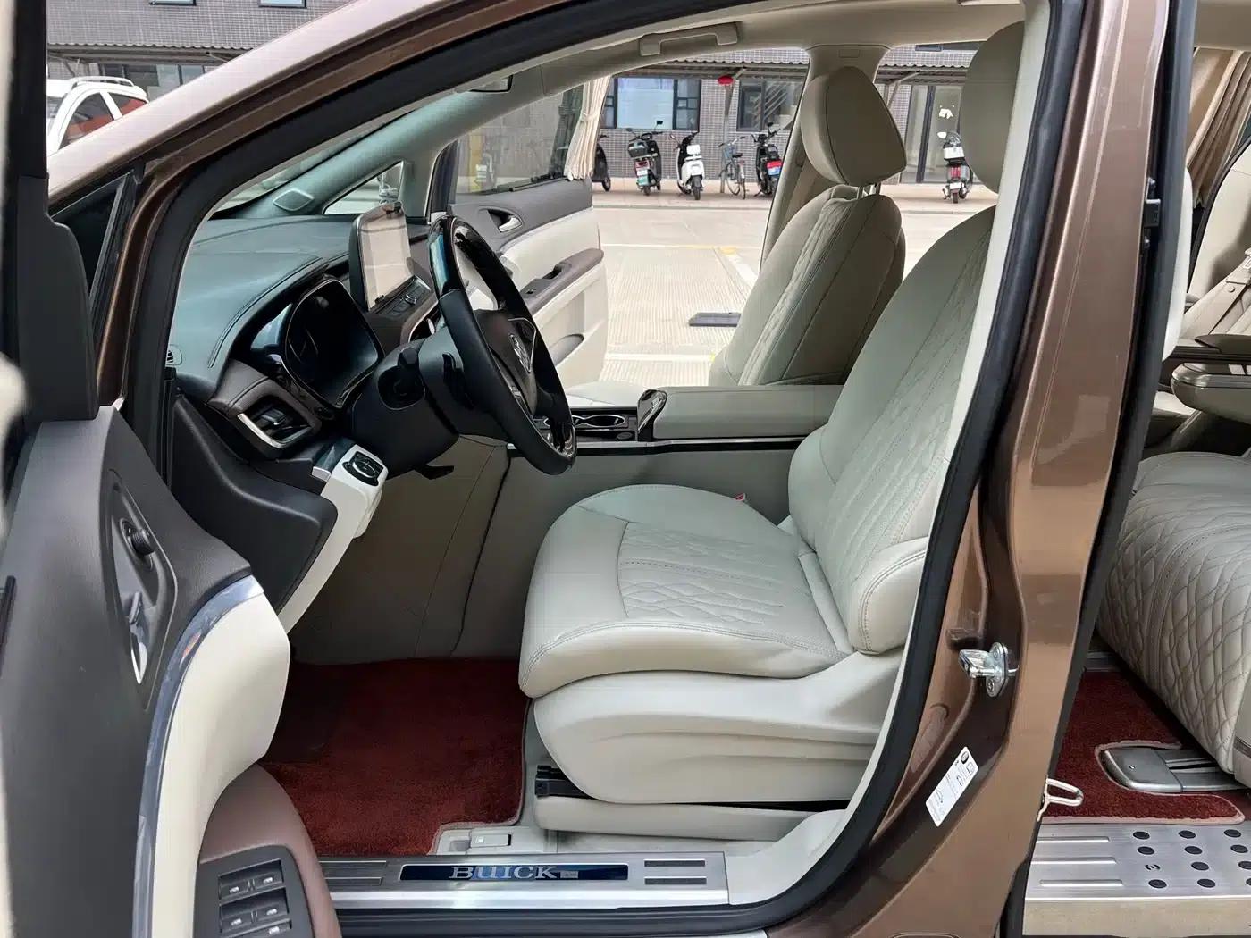 Buick GL8 2020 Land Business Class 652T Comfort — миниатюра 6