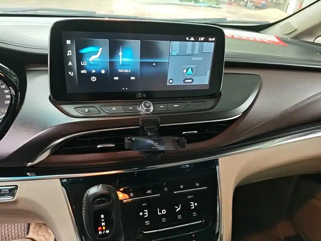 Buick GL8 2023 Land Business Class Smart Edition — миниатюра 13