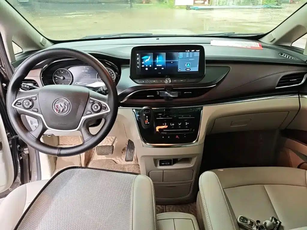 Buick GL8 2023 Land Business Class Smart Edition — миниатюра 10