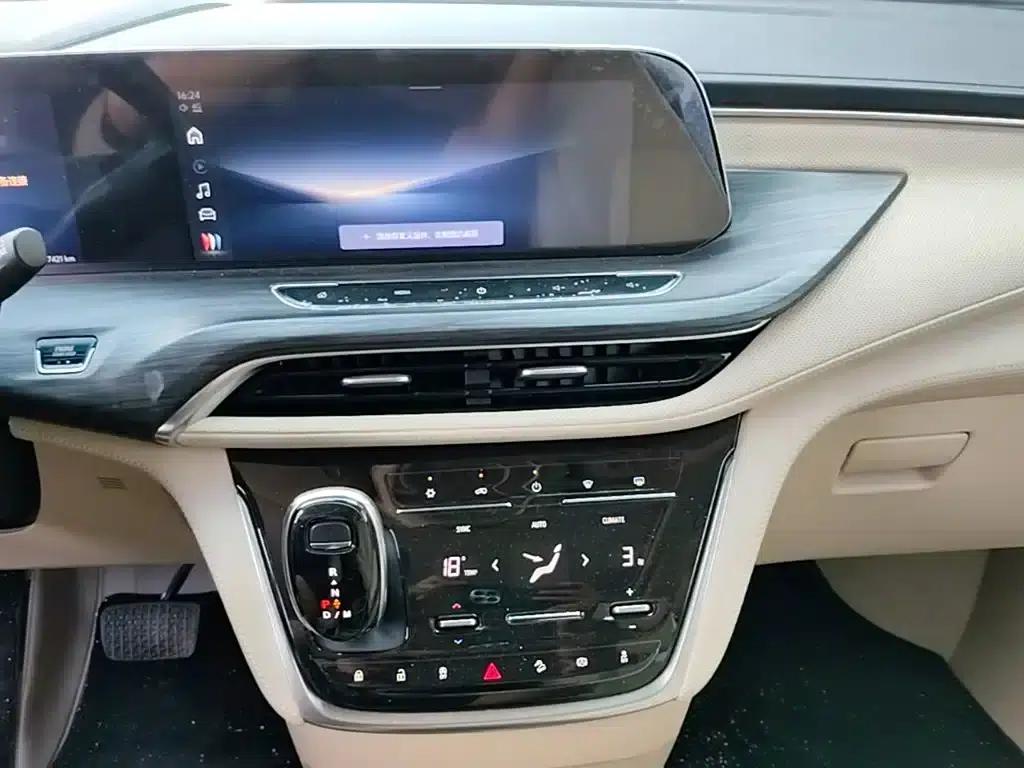 Buick GL8 2023 ES Luxury Edition — миниатюра 13