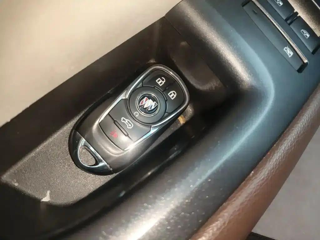 Buick GL8 2022 Land Business Class 652T Luxury — миниатюра 9