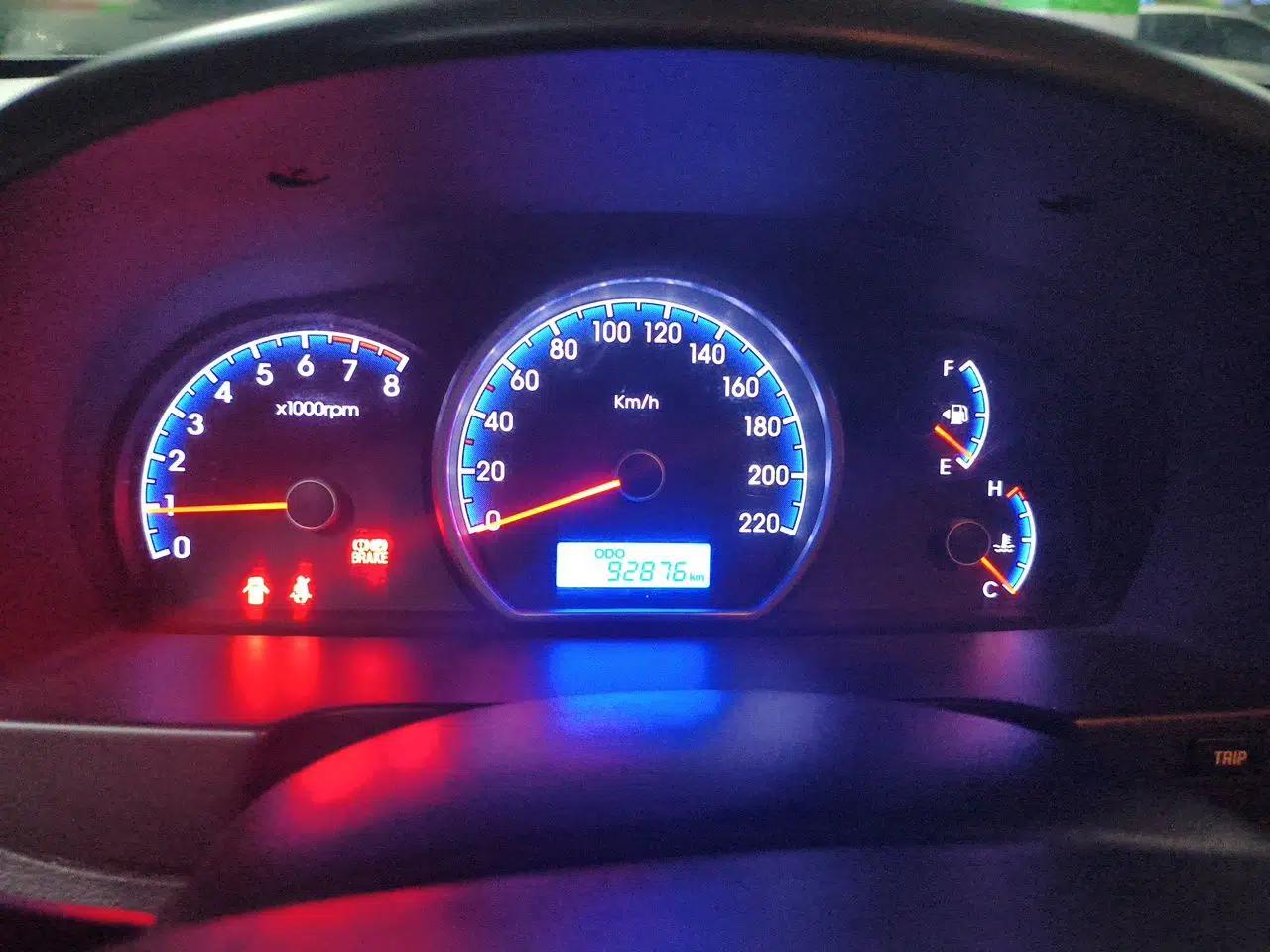 Hyundai Celesta 2011 1.6L Manual Comfort Edition — миниатюра 11