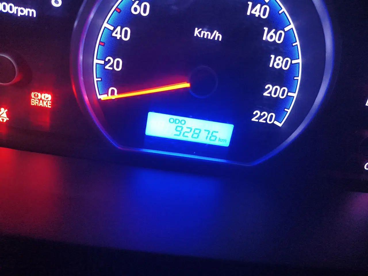 Hyundai Celesta 2011 1.6L Manual Comfort Edition — миниатюра 12