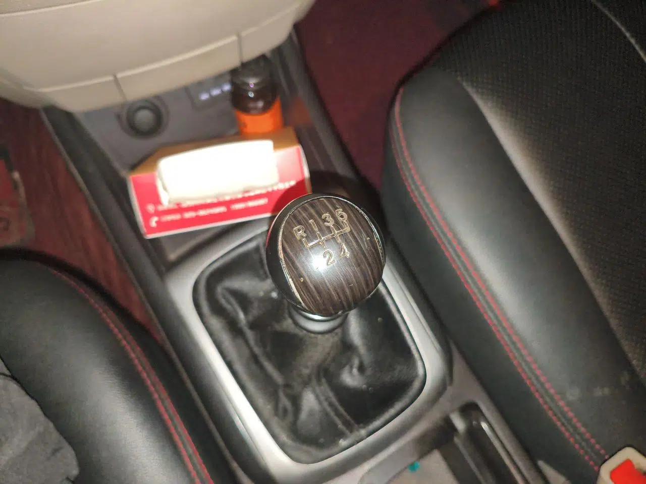 Hyundai Celesta 2011 1.6L Manual Comfort Edition — миниатюра 14