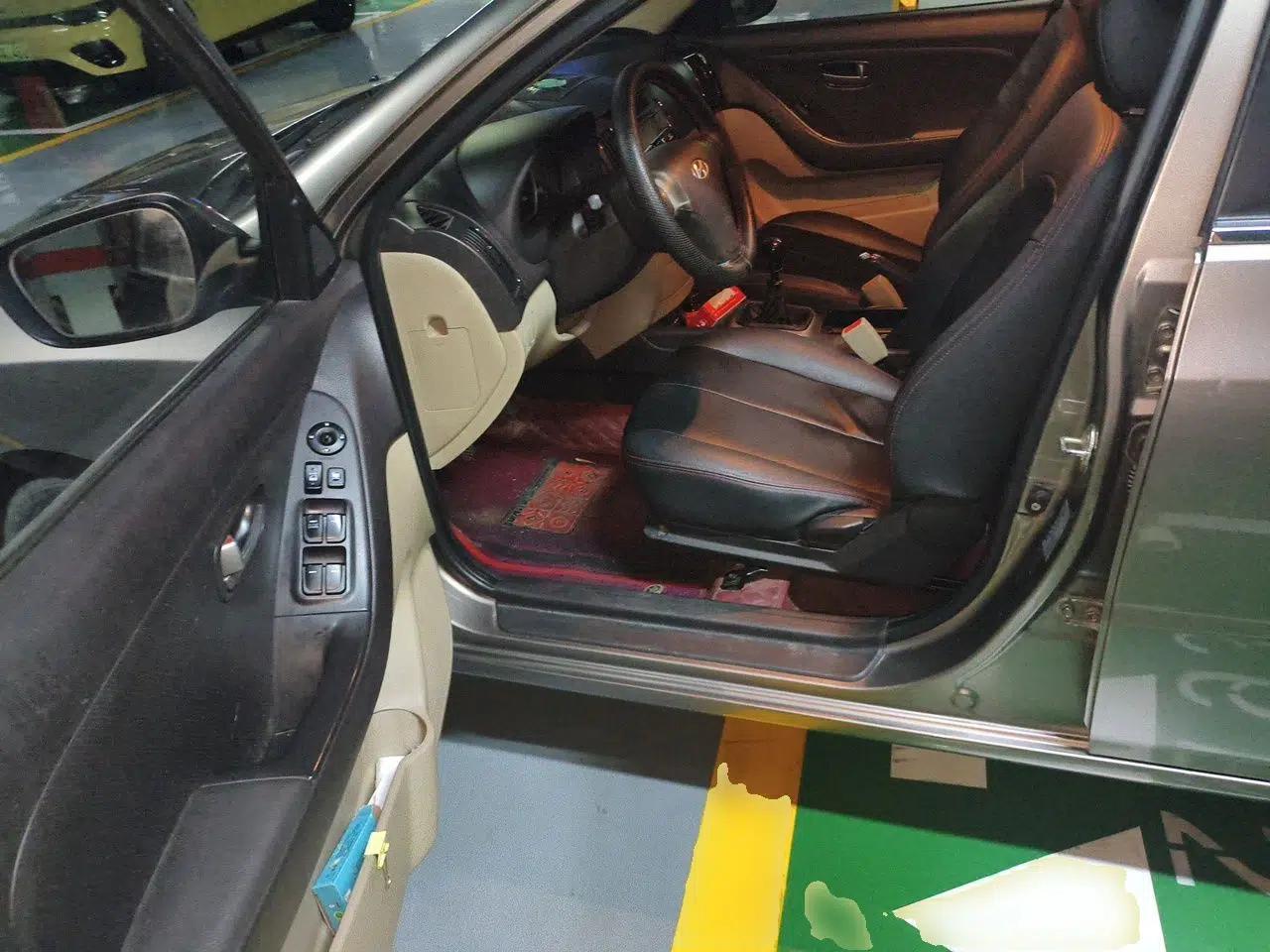 Hyundai Celesta 2011 1.6L Manual Comfort Edition — миниатюра 16