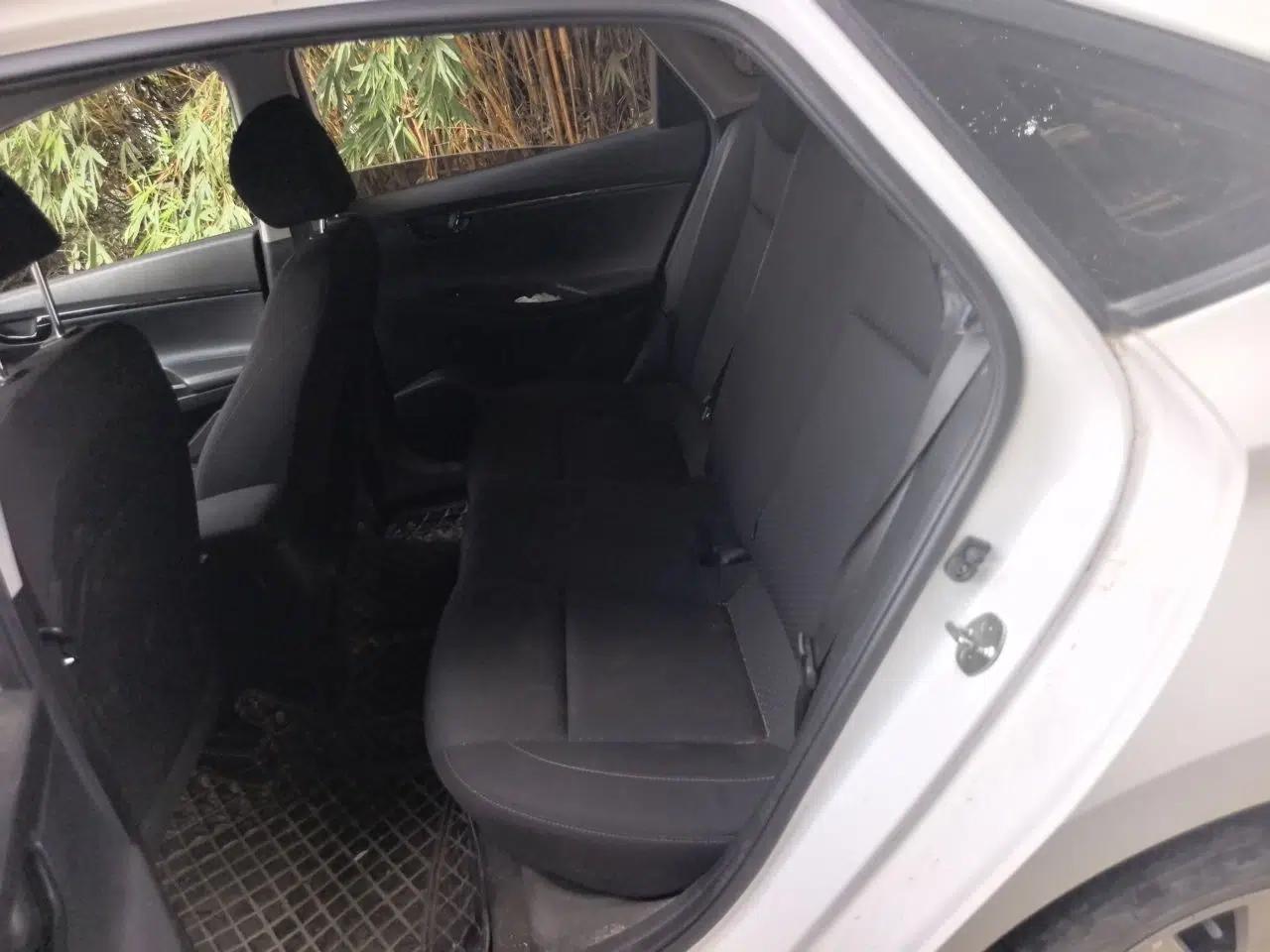 Hyundai Celesta 2020 1.6L Automatic GL Enjoyable Edition — миниатюра 17