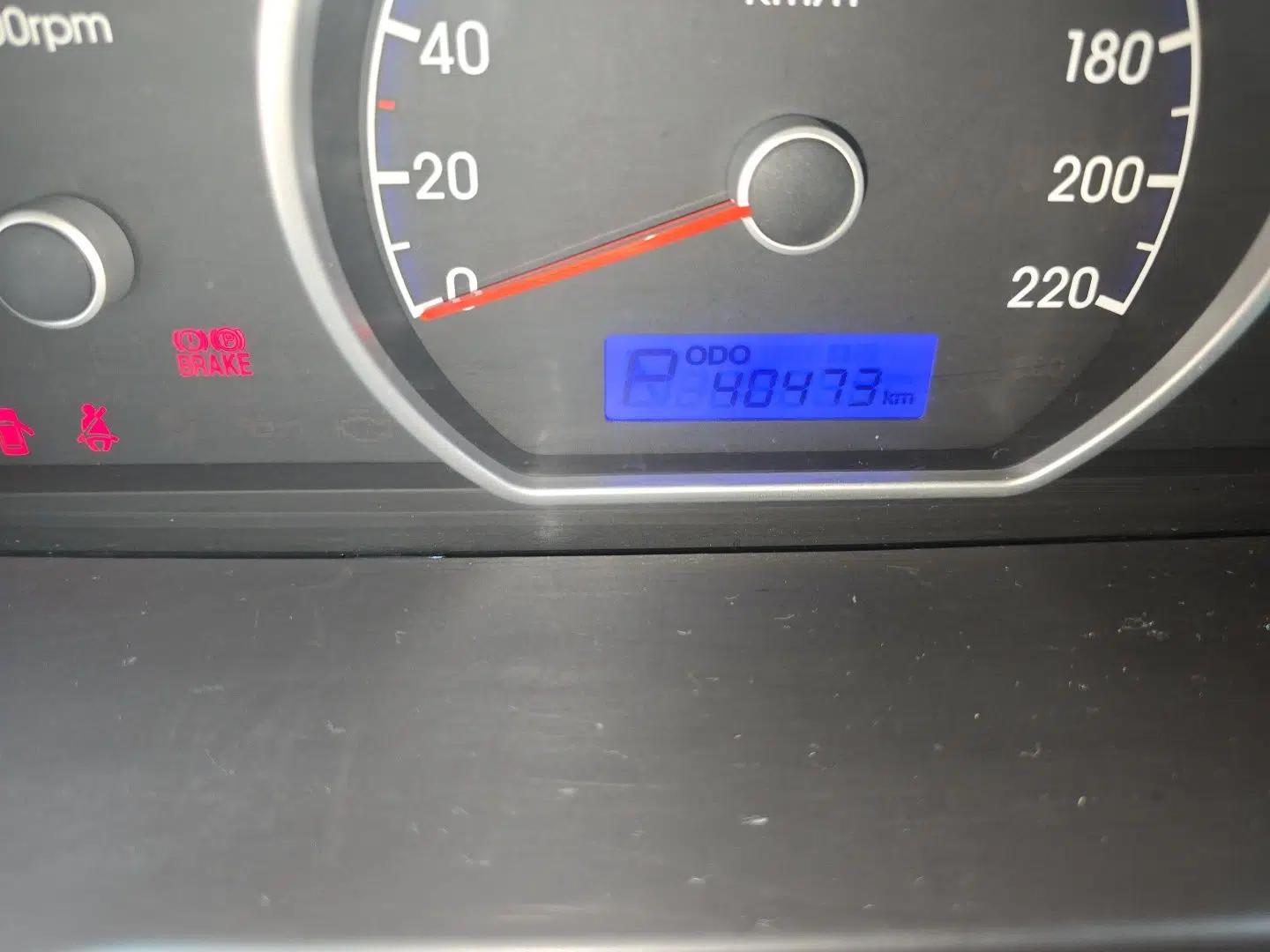 Hyundai Celesta 2011 1.6L Automatic Comfort Edition — миниатюра 12
