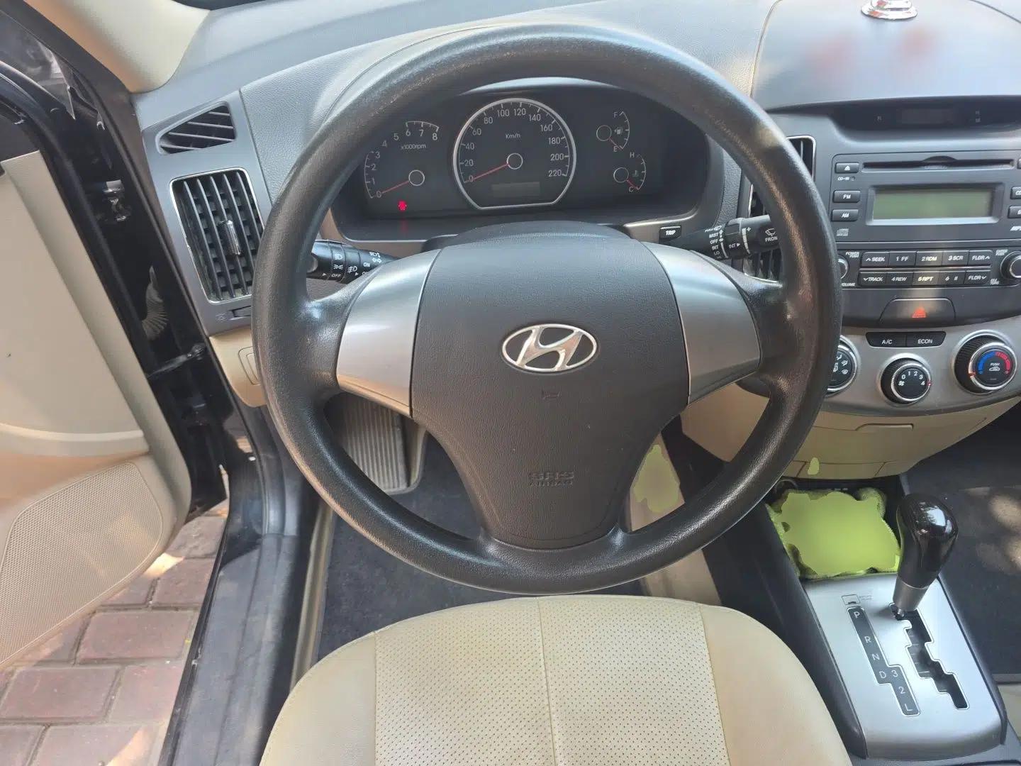Hyundai Celesta 2011 1.6L Automatic Comfort Edition — миниатюра 10
