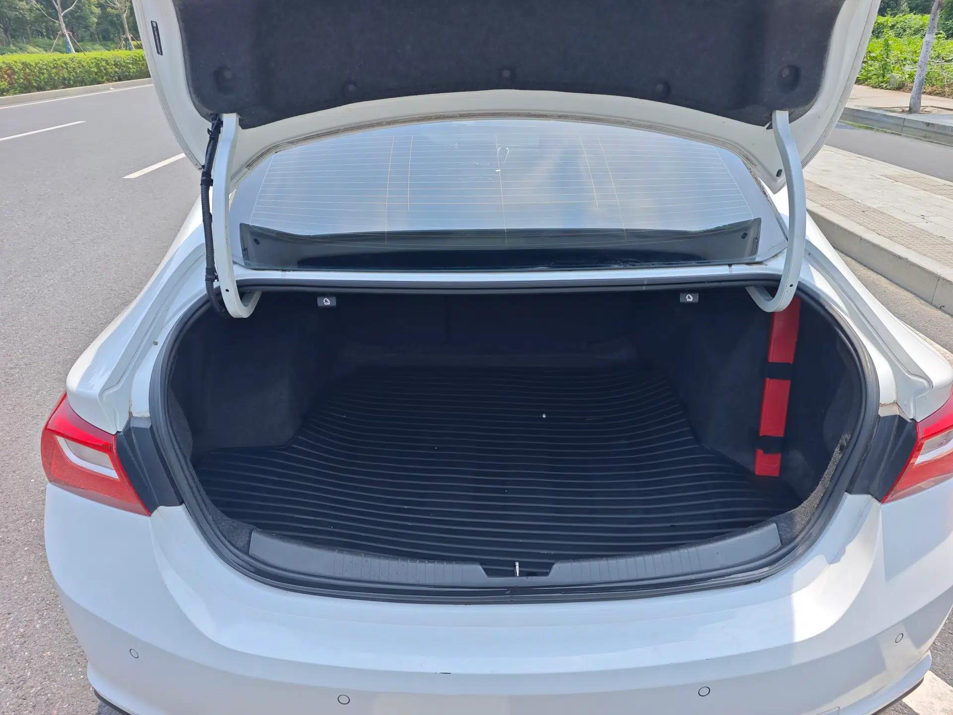 Chevrolet Malibu XL 2018 530T Automatic RuiChi Edition — миниатюра 28