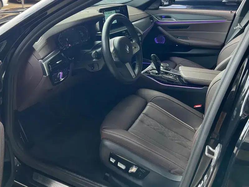 2023 BMW 5 Series 530Li Luxury M Sport Package — миниатюра 12