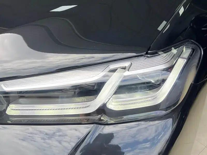 2023 BMW 5 Series 530Li Luxury M Sport Package — миниатюра 4