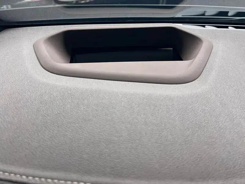 2023 BMW 5 Series 530Li Luxury M Sport Package — миниатюра 7