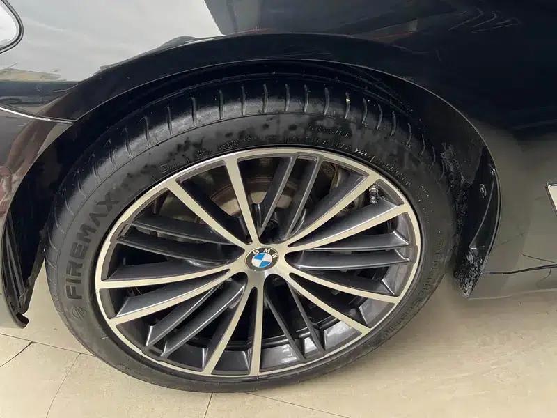 2022 BMW 5 Series 530Li Leading Edition M Sport Package — миниатюра 6