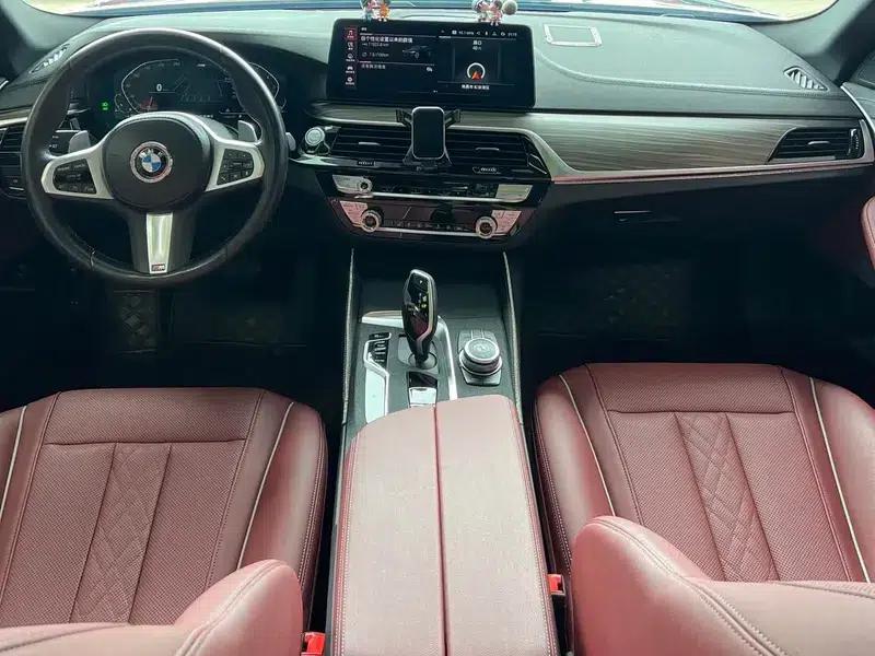 2022 BMW 5 Series 530Li Leading Edition M Sport Package — миниатюра 8